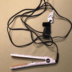 CHI hair straightener/flat iron